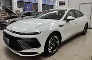 Hyundai Sonata Top