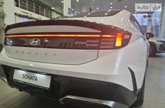 Hyundai Sonata 2024 Top