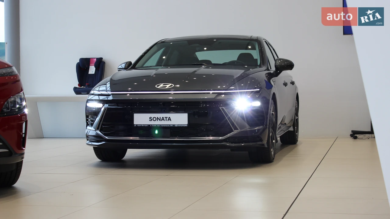 Hyundai Sonata Top