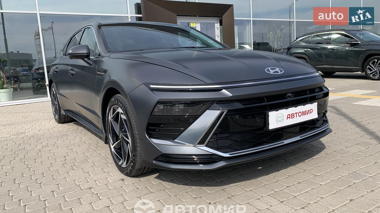 Hyundai Sonata Top