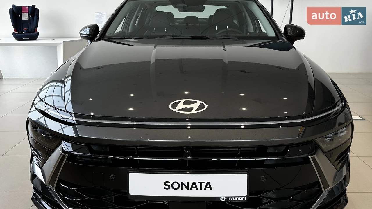Hyundai Sonata Top