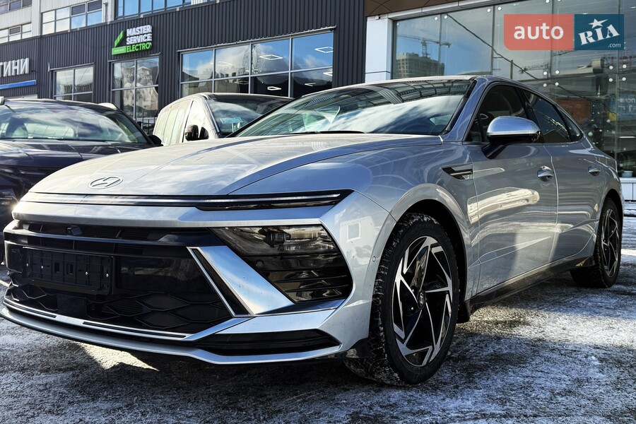 Hyundai Sonata - фото 1