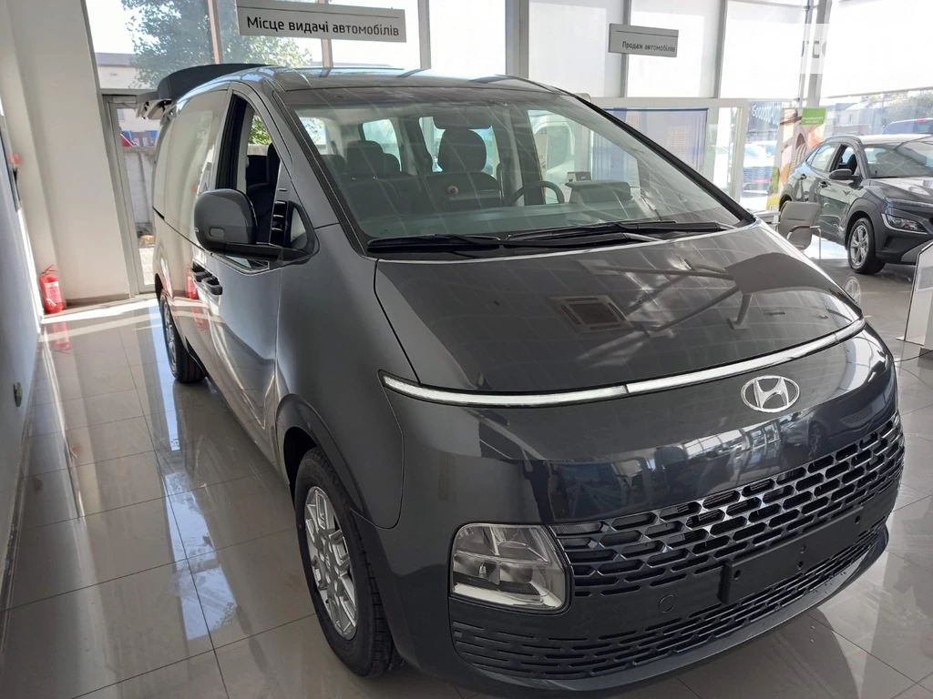 Hyundai Staria Business