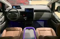 Hyundai Staria Top