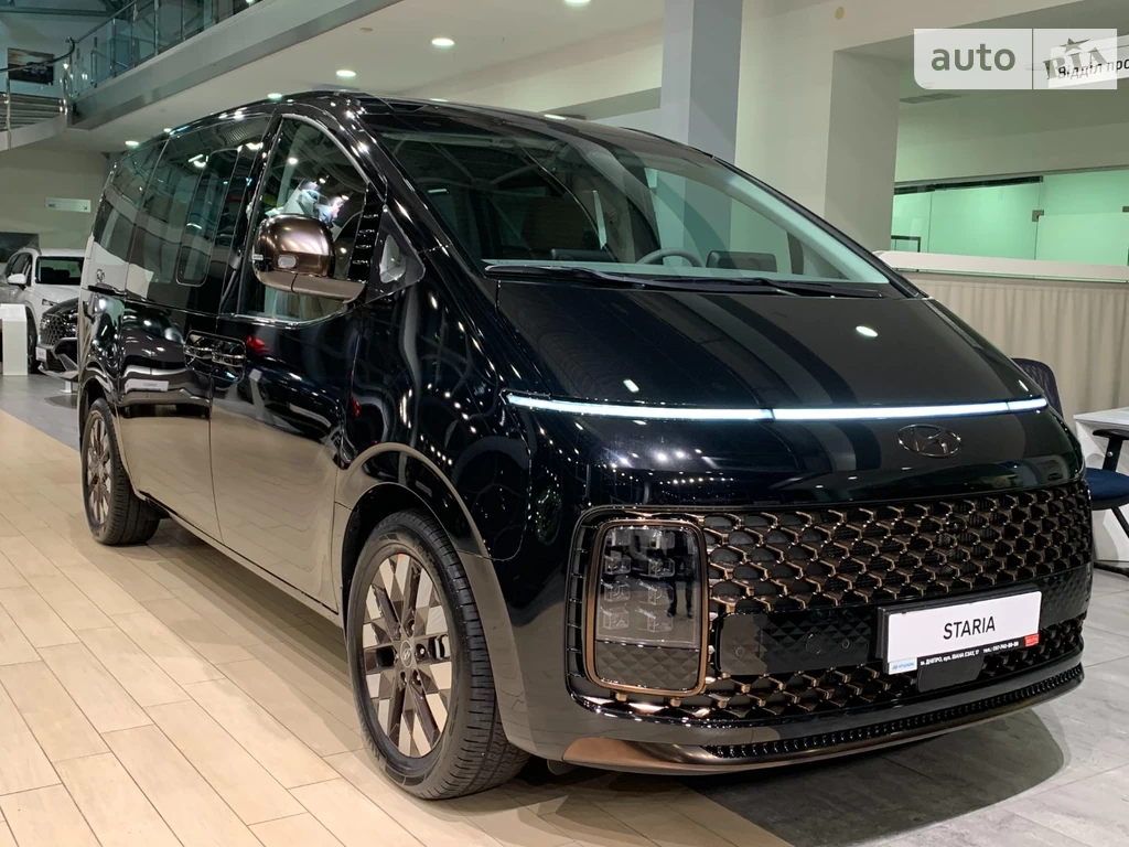 Hyundai Staria Top