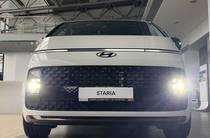 Hyundai Staria Top