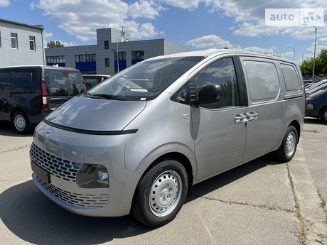 Hyundai Staria 2023