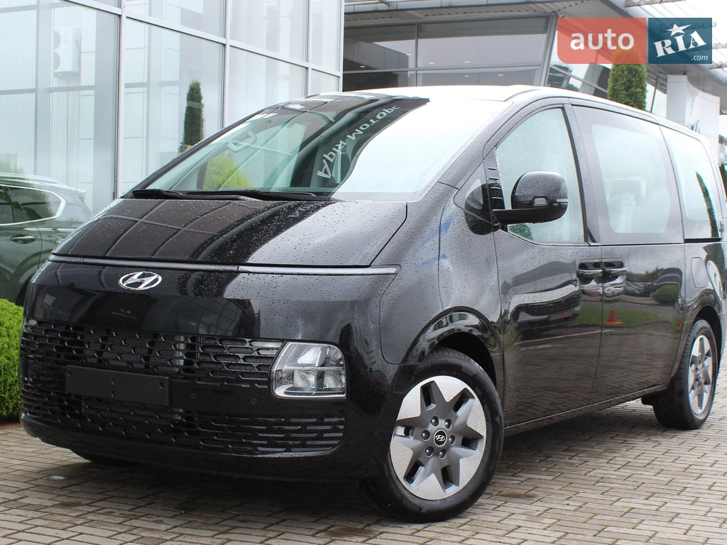 Hyundai Staria Business+