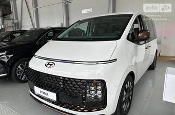 Hyundai Staria 2025 Top
