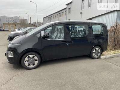 Hyundai Staria 2024 Business+