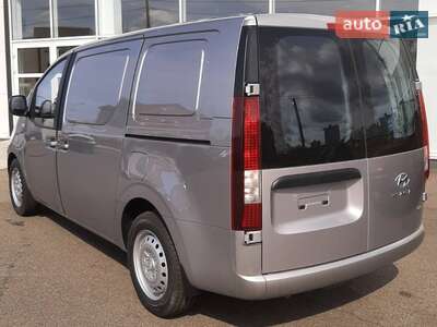 Новий Hyundai Staria 2023 - фото 5