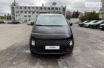 Hyundai Staria 2024 Top