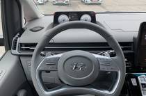 Hyundai Staria Top