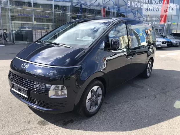 Hyundai Staria Business+