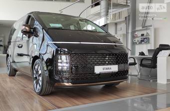 Hyundai Staria 2025 Top