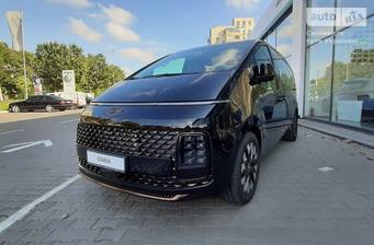 Hyundai Staria 2025 Top