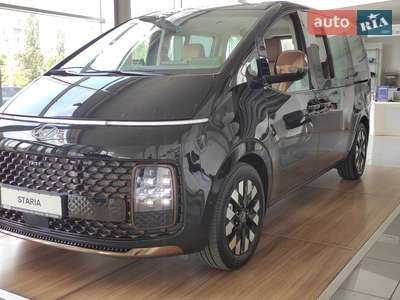 Hyundai Staria 2025 Top