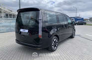 Hyundai Staria Top