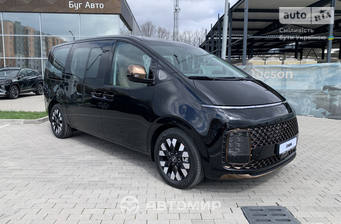 Hyundai Staria 2025 Top