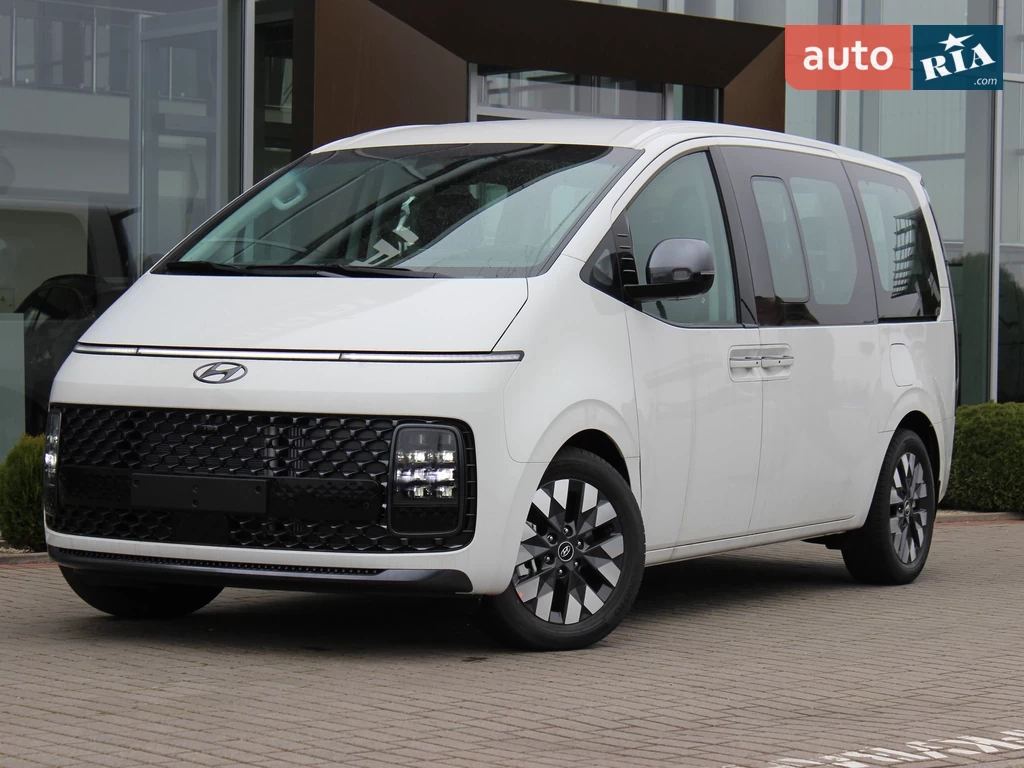 Hyundai Staria Top