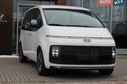 Hyundai Staria Top