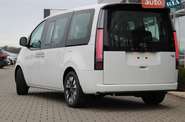 Hyundai Staria Top