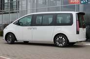 Hyundai Staria Top