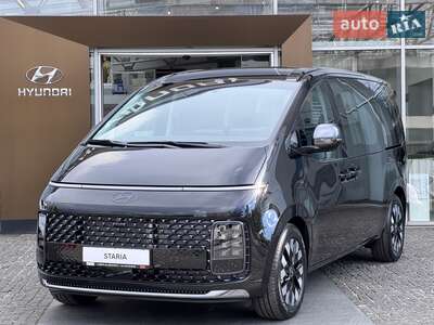 Hyundai Staria 2025 Top