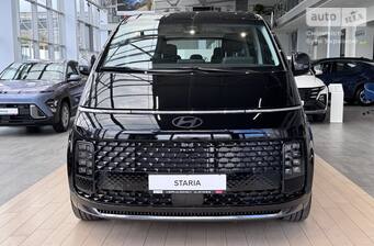 Hyundai Staria 2025 Top