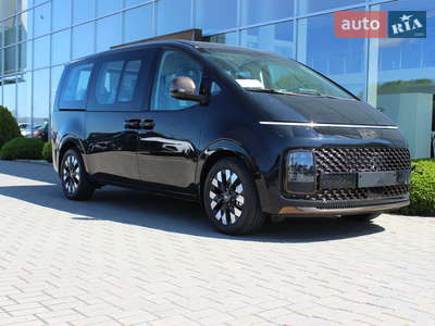 Hyundai Staria 2025 Top