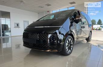 Hyundai Staria 2025 Top