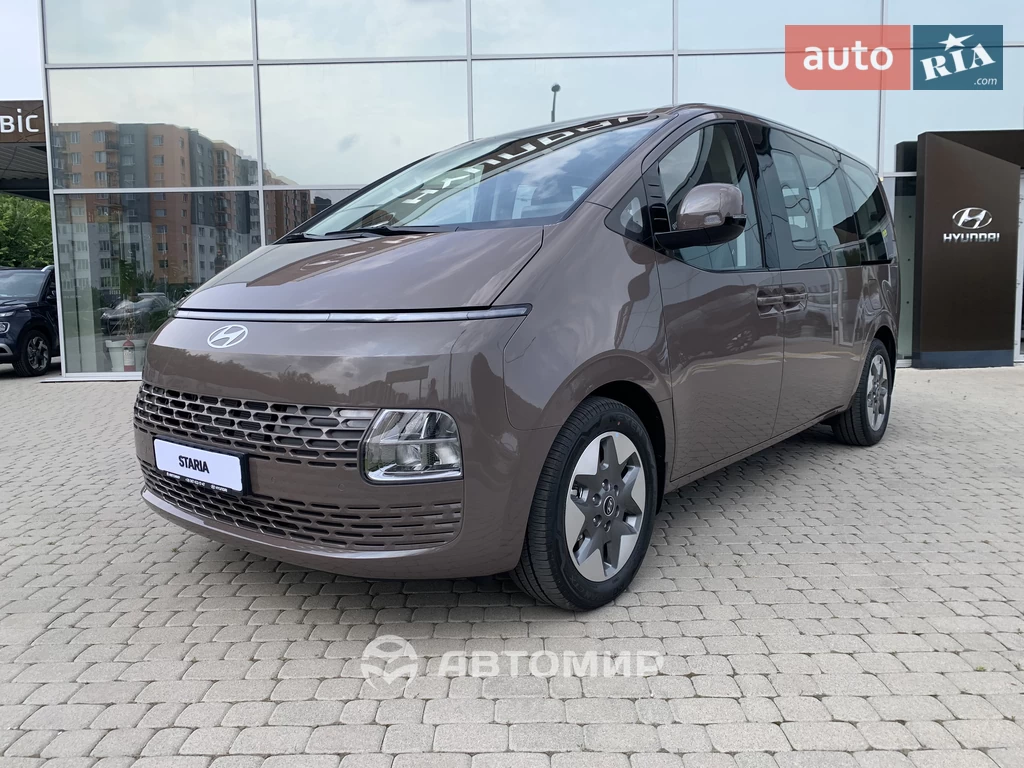 Hyundai Staria Business+