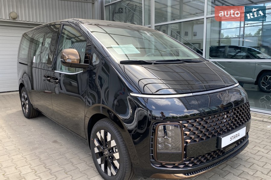 Hyundai Staria - фото 1