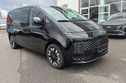 Hyundai Staria Top