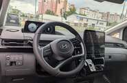 Hyundai Staria Top