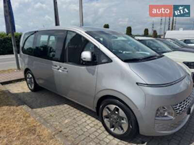 Hyundai Staria 2025 Business+