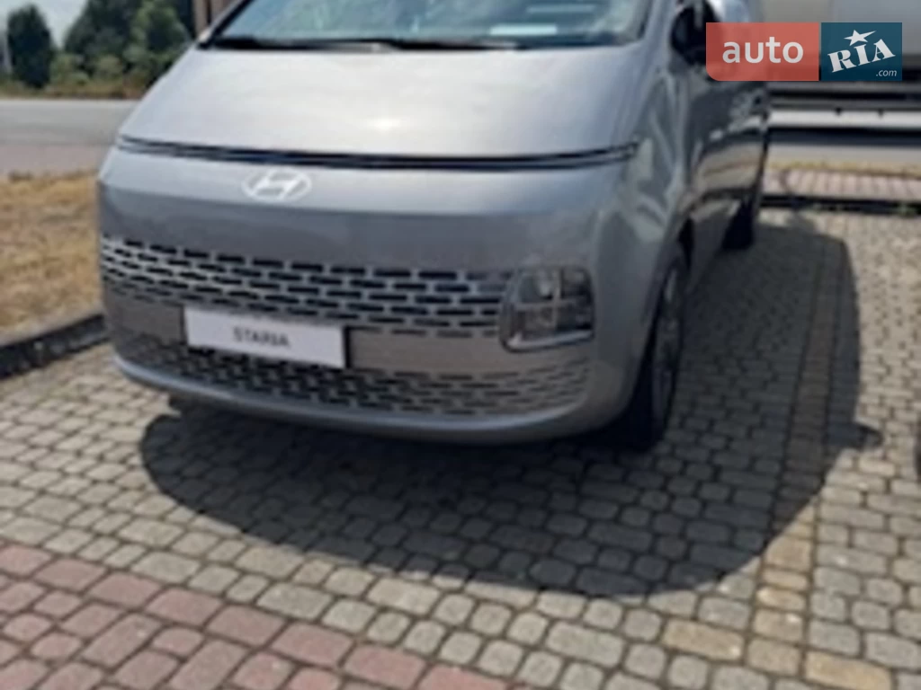 Hyundai Staria Business+