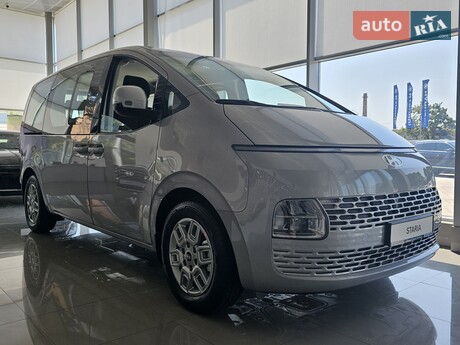Hyundai Staria 2025