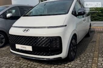 Hyundai Staria 2025 Top