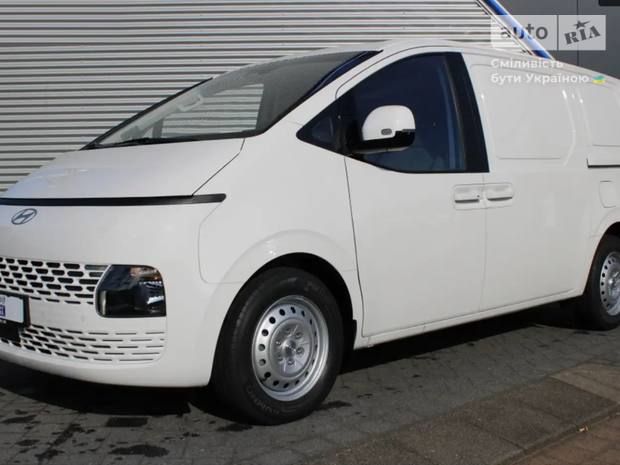 Hyundai Staria 2025