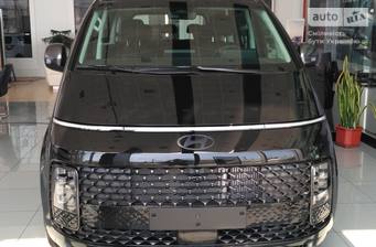 Hyundai Staria 2025 Top