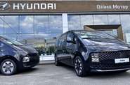 Hyundai Staria Top
