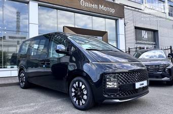 Hyundai Staria 2025 Top