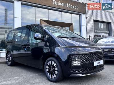 Hyundai Staria 2025 Top