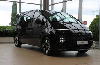 Hyundai Staria 2025 Top