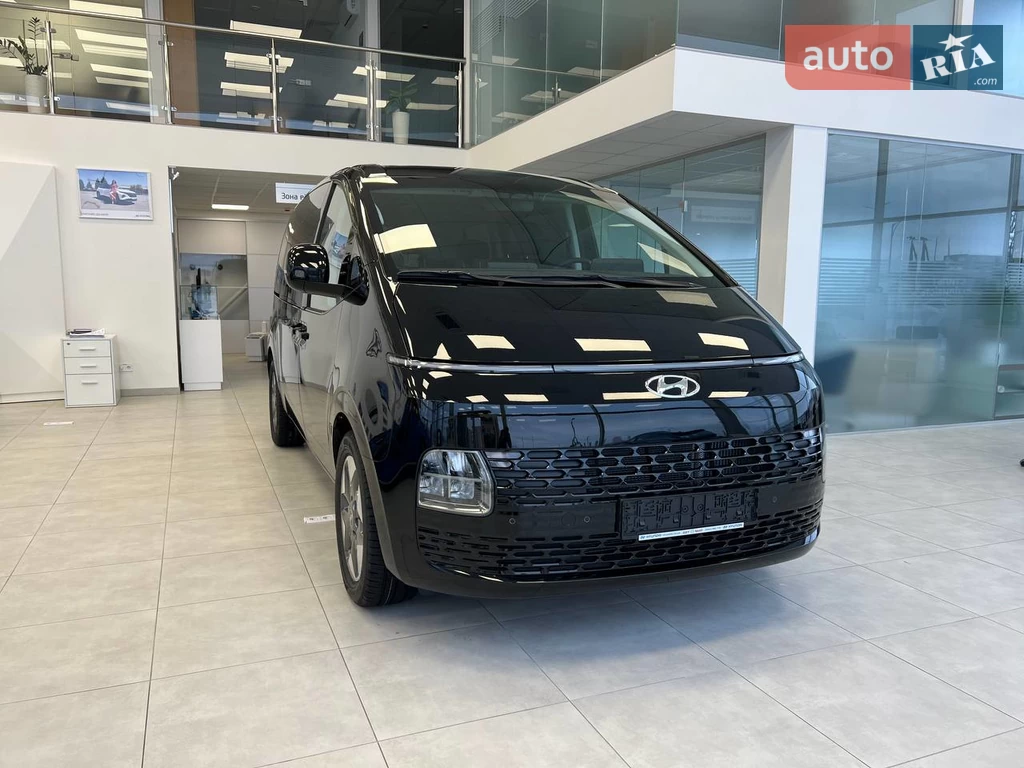Hyundai Staria Business+