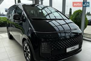 Hyundai Staria Top