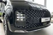 Hyundai Staria Top