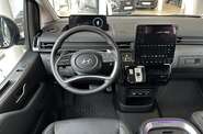 Hyundai Staria Top