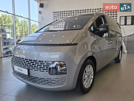 Hyundai Staria 2025